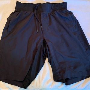 Lulu Lemon Mens Shorts size S small with lining